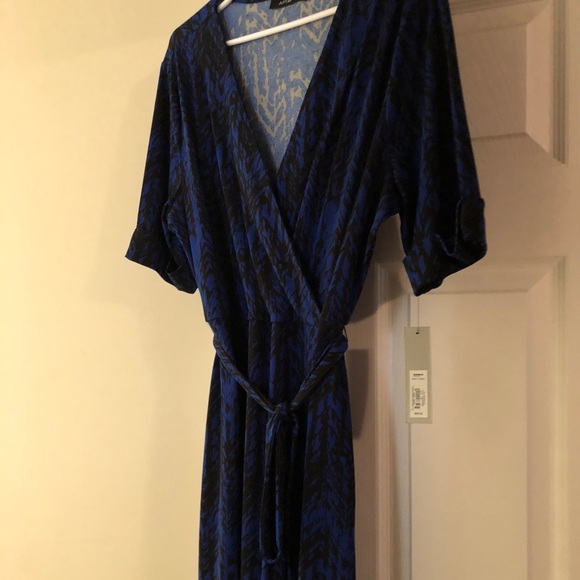 Apt 9 top blue and black NWT - Picture 2 of 5
